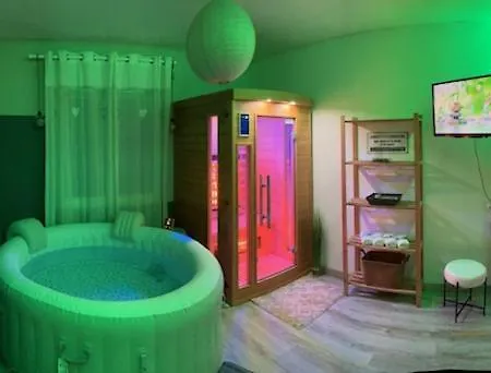 A La Familiale Sauna Salle De Jeux Babyfoot Flechettes Et Autre Saint-Antonin-de-Sommaire